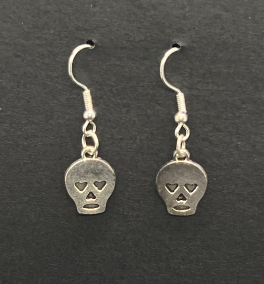 Heart eye skull earrings